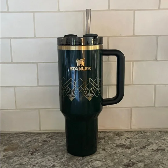 Stanley Dark Green 40 oz Travel Mug with Straw - Picture 2 of 6